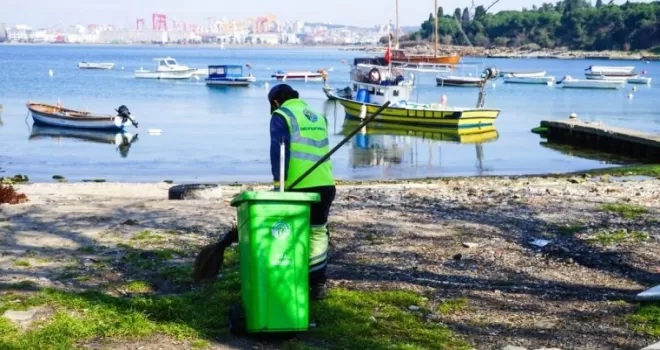Başkan Yazıcı’dan çöp yığınlarına esprili gönderme
