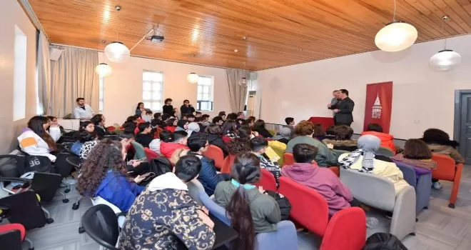 Başkan Yıldız Kırmızı Sedir Söyleşisi’ne konuk oldu

