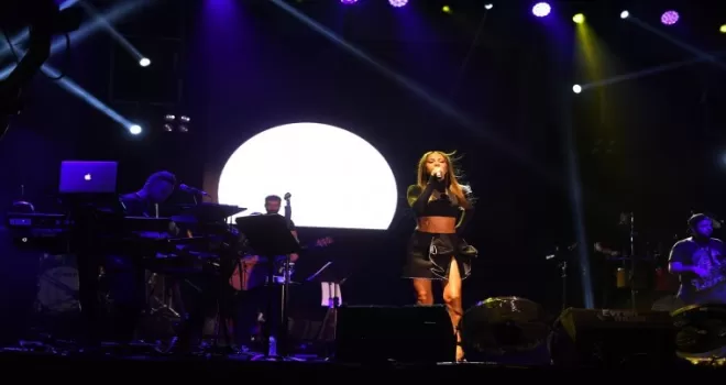 Başkent, Derya Uluğ ile coştu
