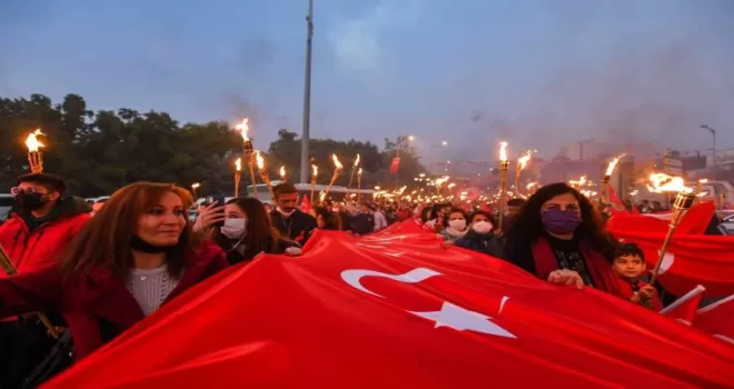 Başkent’te Cumhuriyet coşkusu sokaklara taştı
