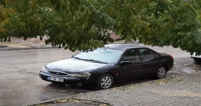 Başkent’te mevsimin ilk karı yağdı
