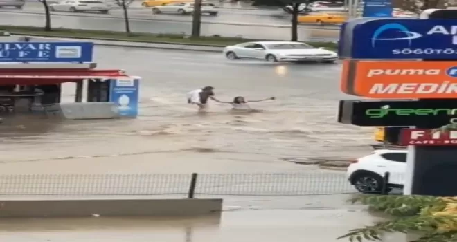 Başkent’te sel sularına kapılan genç kızı bir vatandaş kurtardı
