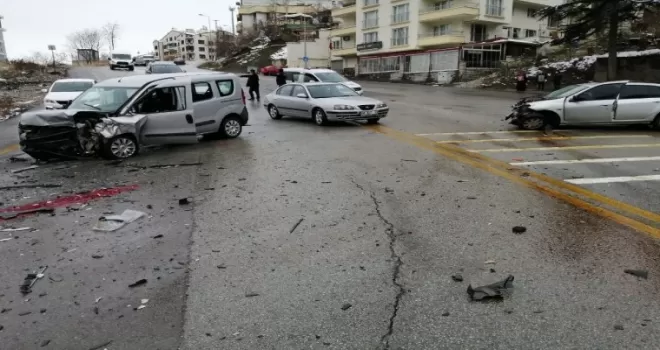 Başkent’te trafik kazası: 2 yaralı
