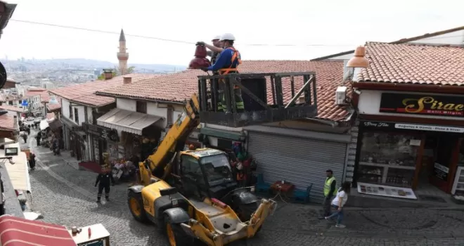 Başkent turizminin kalbi Ankara Kalesi ışıl ışıl
