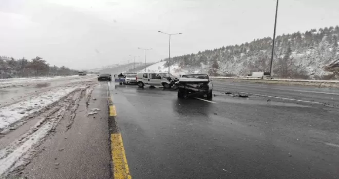 Başkent yağan karla beyaza büründü
