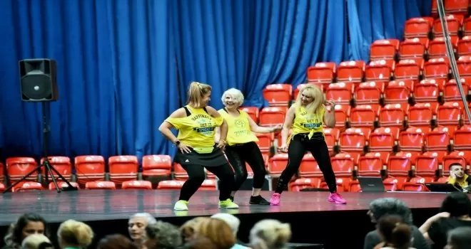 Başkentli kadınlardan “kadına şiddete hayır” dansı
