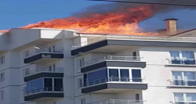 Başkentte 4 katlı binada yangın
