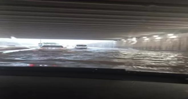 Başkentte köprü altları sel suları altında kaldı
