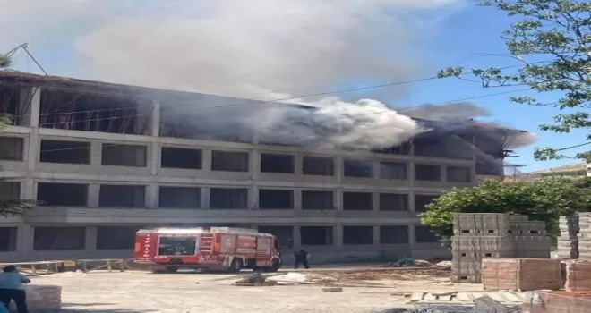 Başkentte okul inşaatında çıkan yangın korkuttu
