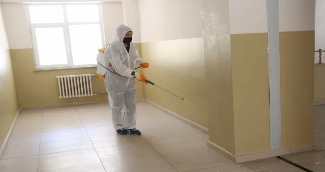Başkentte okullar dezenfekte ediliyor
