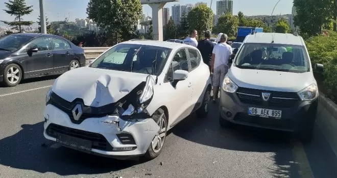 Başkentte zincirleme kaza; 4 araç birbirine girdi
