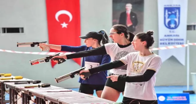Başkentteki modern pentatlon yarışmasının kazananları belli oldu
