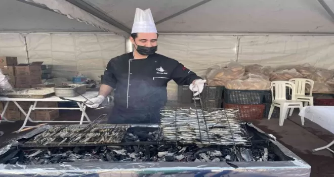 Bayrampaşa’da 4 ton hamsi dağıtıldı
