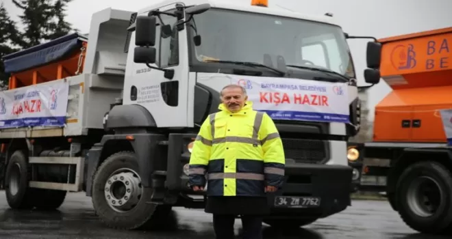 Bayrampaşa’da karla mücadele ekibi aralıksız çalışıyor
