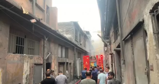 Bayrampaşa’da sanayi sitesinde yangın: 4 yaralı
