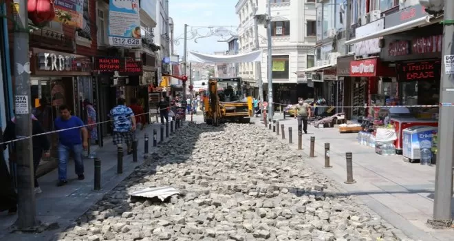 Bayrampaşa’nın caddeleri yenileniyor

