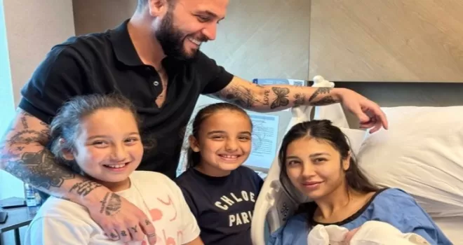 Berkay 3. kez baba oldu! Kızlarına ’Mihre’ adını verdiler