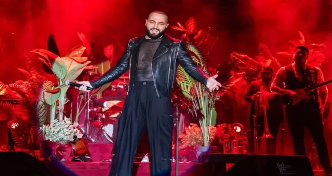 Berkay’ın transparan sahne tarzı olay oldu