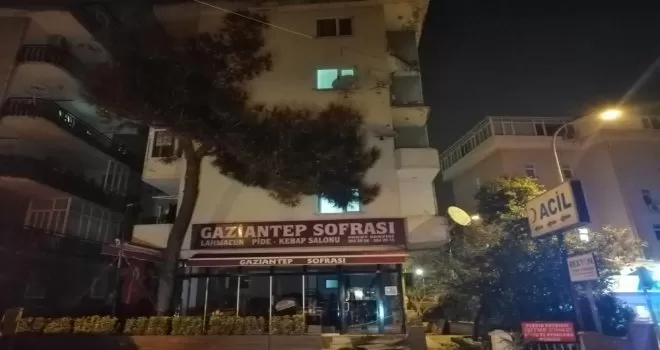 Beş katlı binanın balkonları büyük bir gürültüyle çöktü
