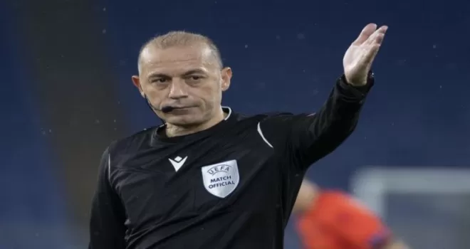 Beşiktaş-Galatasaray derbisini Cüneyt Çakır yönetecek
