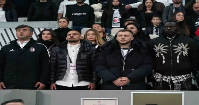 Beşiktaş’ın yeni transferleri maçı tribünden takip etti
