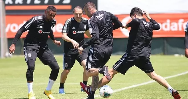 Beşiktaş, kondisyon ve taktik çalıştı
