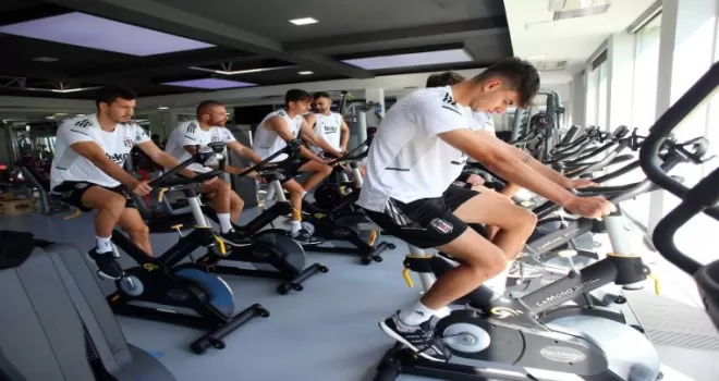 Beşiktaş salonda çalıştı
