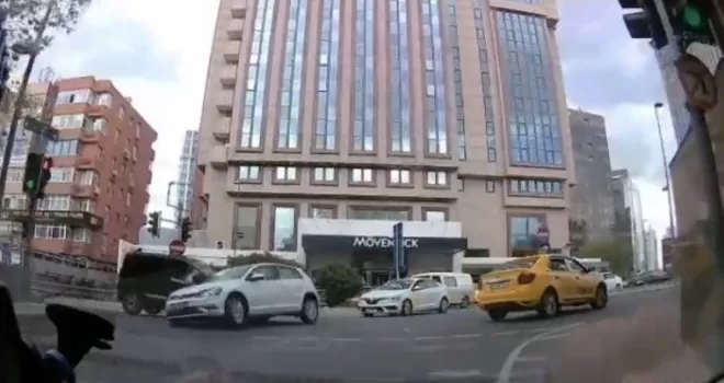 Beşiktaş’ta kırmızı ışık ihlali kazası kamerada
