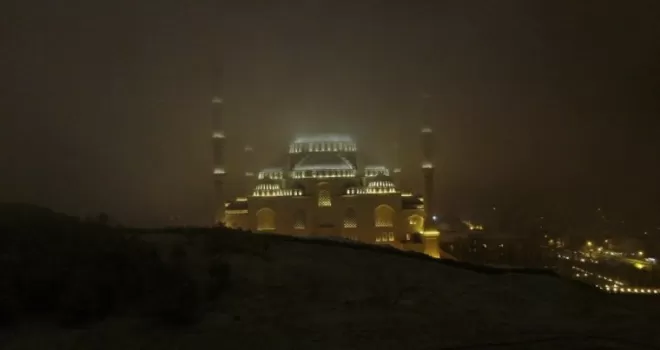 Beyaz bürünen Çamlıca Camii havadan görüntülendi
