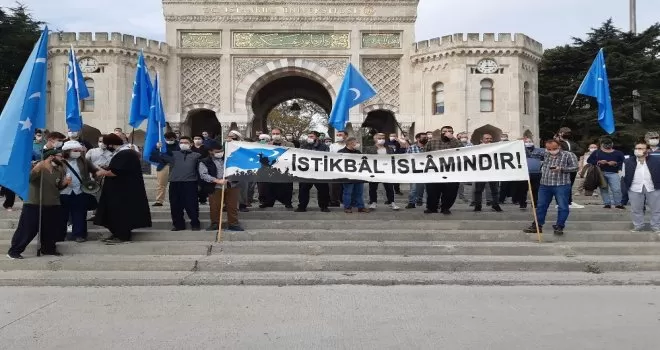 Beyazıt Meydanı’nda Fransa’nın İslam’a karşı açıklamaları protesto edildi
