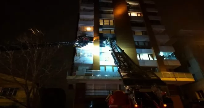 Beykoz’da 4 katlı binada korkutan yangın
