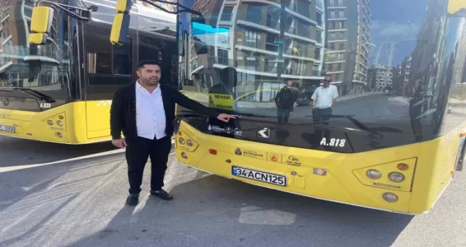 Beylikdüzü’nde gençlerin otobüs taşlama oyunu kamerada

