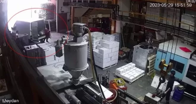 Beylikdüzü’nde “ham madde hırsızları“ kamerada
