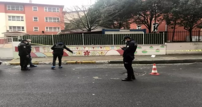 Beylikdüzü’nde okul önünde silahla yaralama
