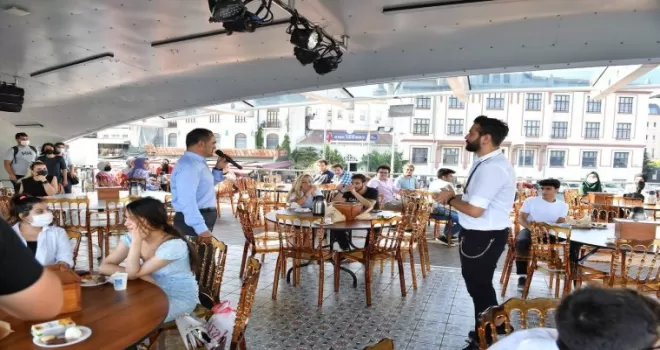 Beyoğlu Belediyesi’nden öğrencilere mezuniyet hediyesi
