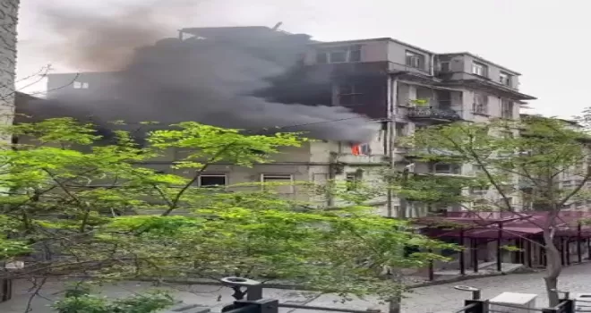 Beyoğlu’nda arkadaşına kızan genç evi ateşe verdi

