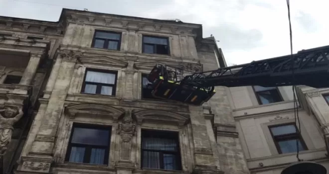 Beyoğlu’nda bulunan tarihi otelde yangın
