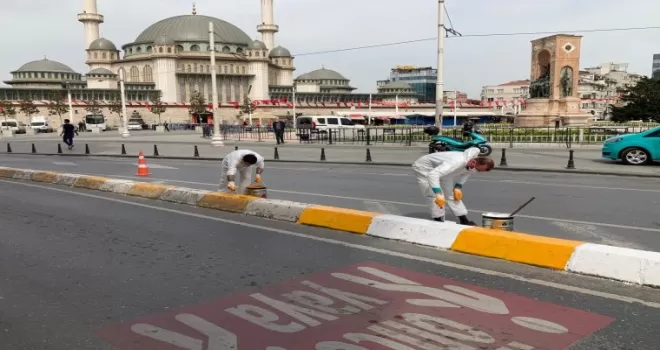 Beyoğlu’nda kaldırımlar renkleniyor
