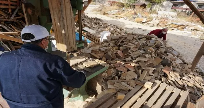 Beypazarı Belediyesi’nden vatandaşlara kışlık odun yardımı
