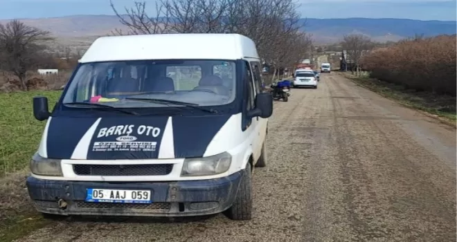 Bilecik Pazaryeri’nde motosiklet ile minibüs çarpıştı!