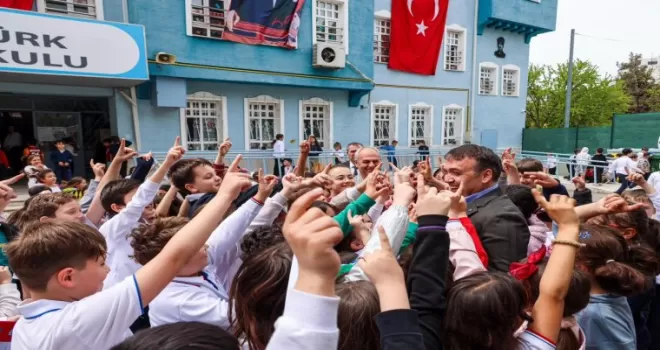 Bilecik’te Vali Sözer’den çocuklara anlamlı ziyaret