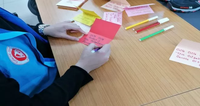 Bin 500 çocuğa bayram sevinci oldular
