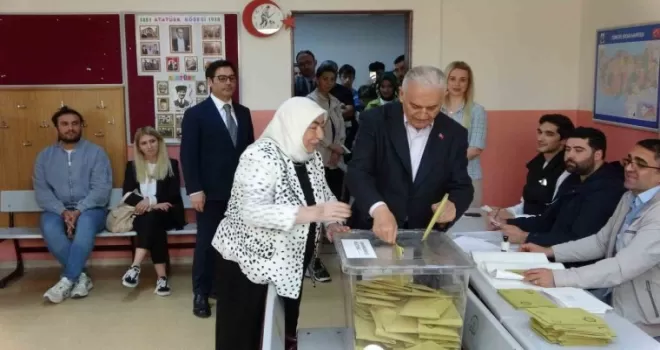 Binali Yıldırım Tuzla’da oyunu kullandı
