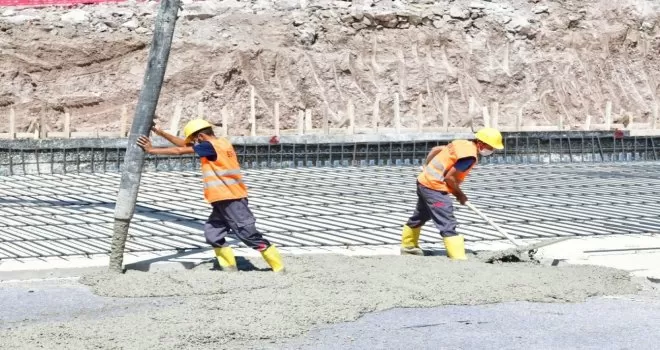 Bir günde üç temel atıldı
