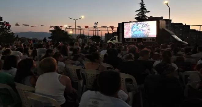 Bornova’da açık hava sinemasına büyük ilgi