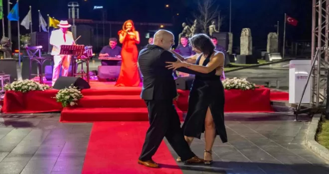 Bornova’da muhteşem ’Zafer’ resepsiyonu