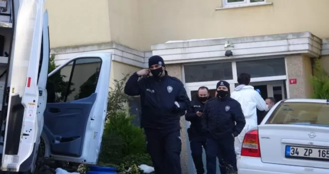 Boşanma aşamasındaki eşi tarafından dambıl ile öldürüldü
