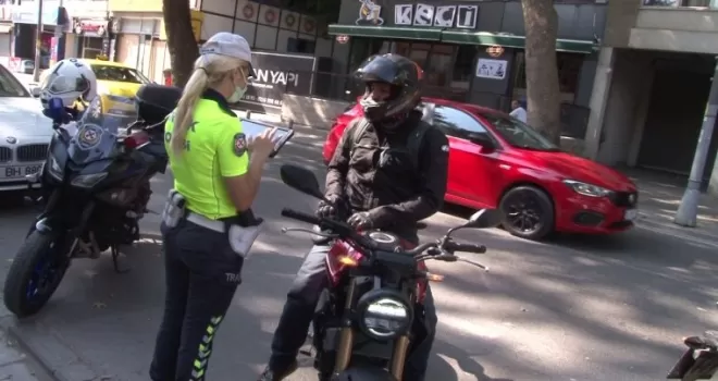 Bostancı’da motosiklet sürücüleri denetlendi

