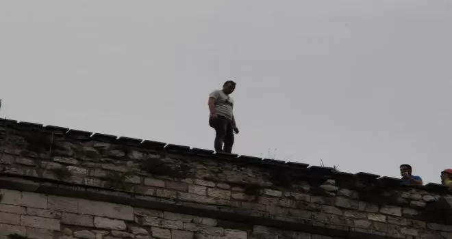 Bozdoğan Kemeri’nde intihar girişimi
