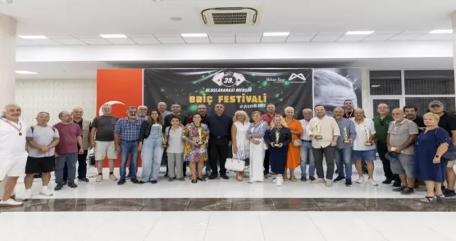 Briç tutkunları Mersin’de yarıştı
